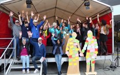 Die Ehrenamtler, die das vorbereitet und getragen haben auf der Bühne