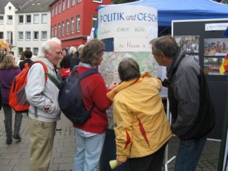 Besucher am Stand