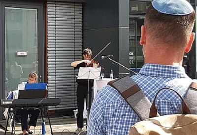 Musik mit Orgel und Geige