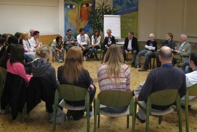 Gesprächsrunde im großen Kreis